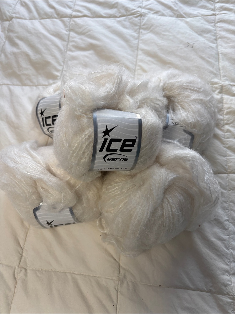 Ice Yarns Soft Shimmery White Eyelash Yarn - 5 Skeins
